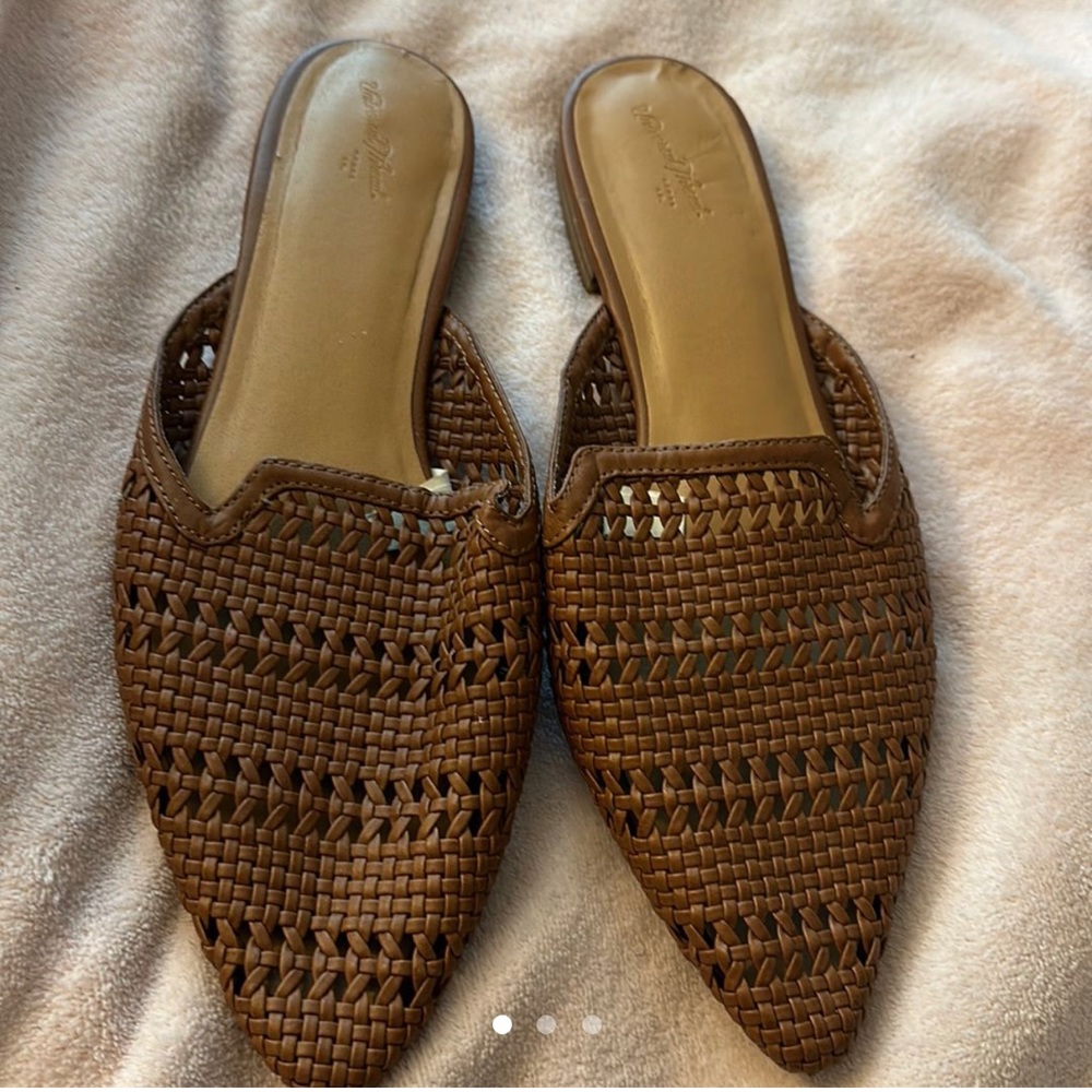 Universal Thread Sz 11 Camel Mules